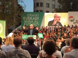 Joseba Egibar durant el m&iacute;ting final del PNB a Bilbao