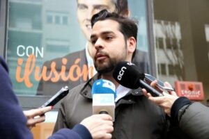 El secretari de Comunicació de C's, Fernando de Páramo, atén els mitjans de comunicació