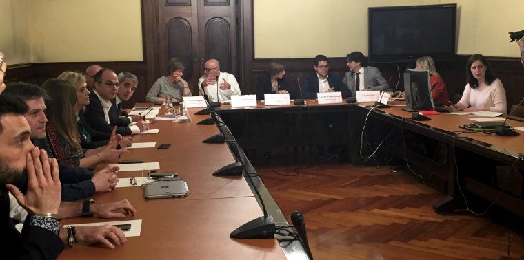 Es constitueix la ponència conjunta de la reforma del reglament del Parlament