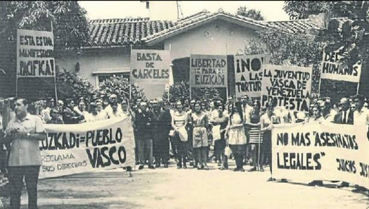 Manifestació a l'ambaixada espanyola de Caracas contra el judici de Burgos (1970)