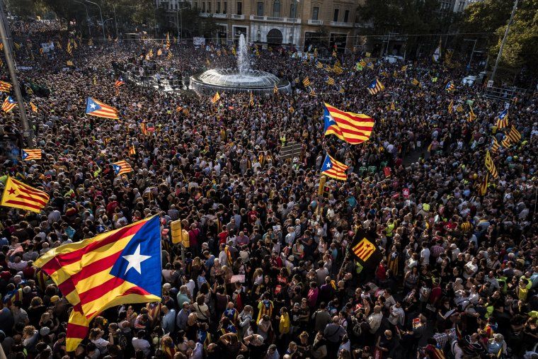 Una imatge del Passeig de Gràcia en la manifestació d'aquesta tarda