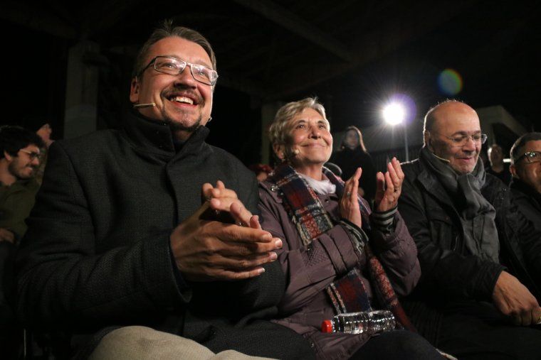 El cap de llista dels comuns, Xavier Domènech, amb els exdirigents sindicals Joan Carles Gallego i Rosa Cañadell