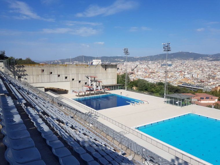 La Piscina Municipal de Montjuïc aquest matí després del desallotjament