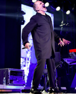 Miguel Bosé durant un dels seus concerts