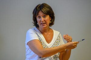 Elisenda Paluzie, en un moment de la seva intervenci&oacute; a...