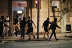 Feixistes durant els aldarulls d'aquest dijous a Barcelona