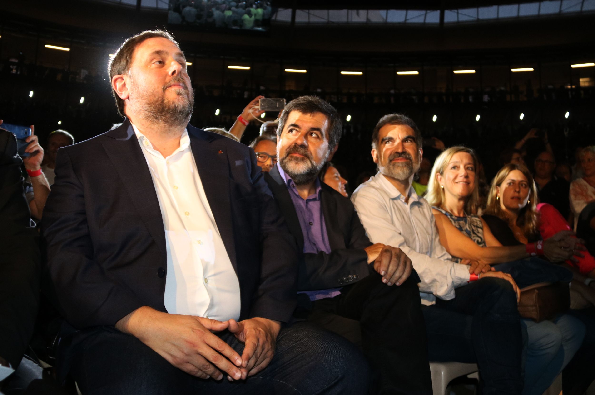 El vicepresident Junqueras amb Jordi Sànchez (ANC), Jordi Cuixart (Òmnium Cultural) i Neus Lloveras (AMI)