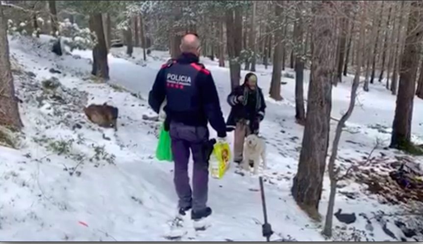Els Mossos al peu del Pedraforca visiten en Robin