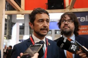 El conseller Dami? Calvet amb el president de Ferrocarrils de la Gene