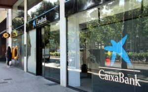 La fusi? de Caixabank i Bankia dona lloc al primer banc e...