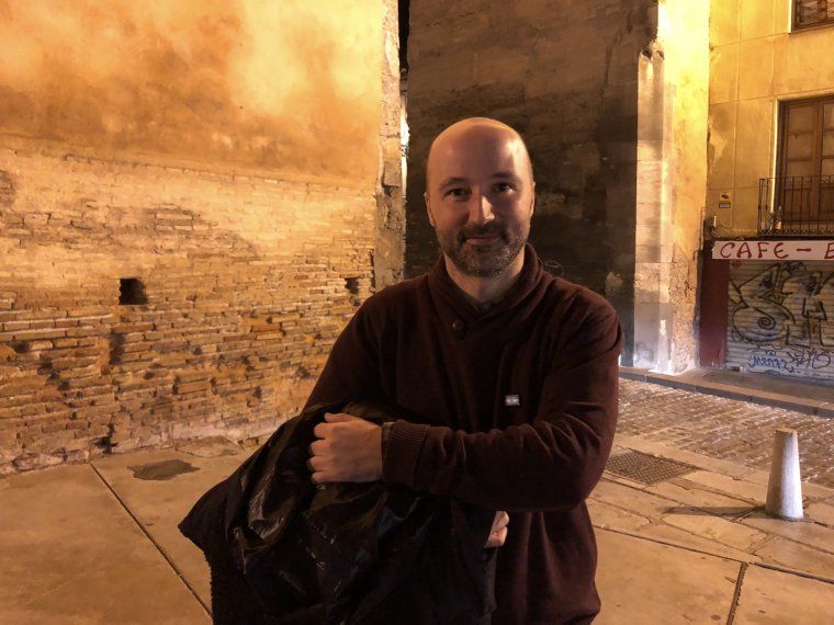 Carlos Ríos de Nación Andaluza, a la Puerta Elvira de Granada