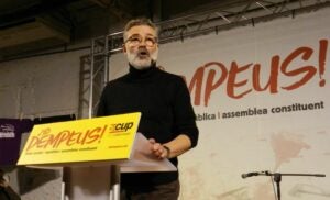 El cap de llista de la CUP, Carles Riera, en un míting a Poblenou