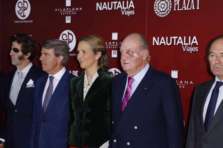 El rei Joan Carles, amb la infanta Elena durant la presentació del cartell de San Isidro