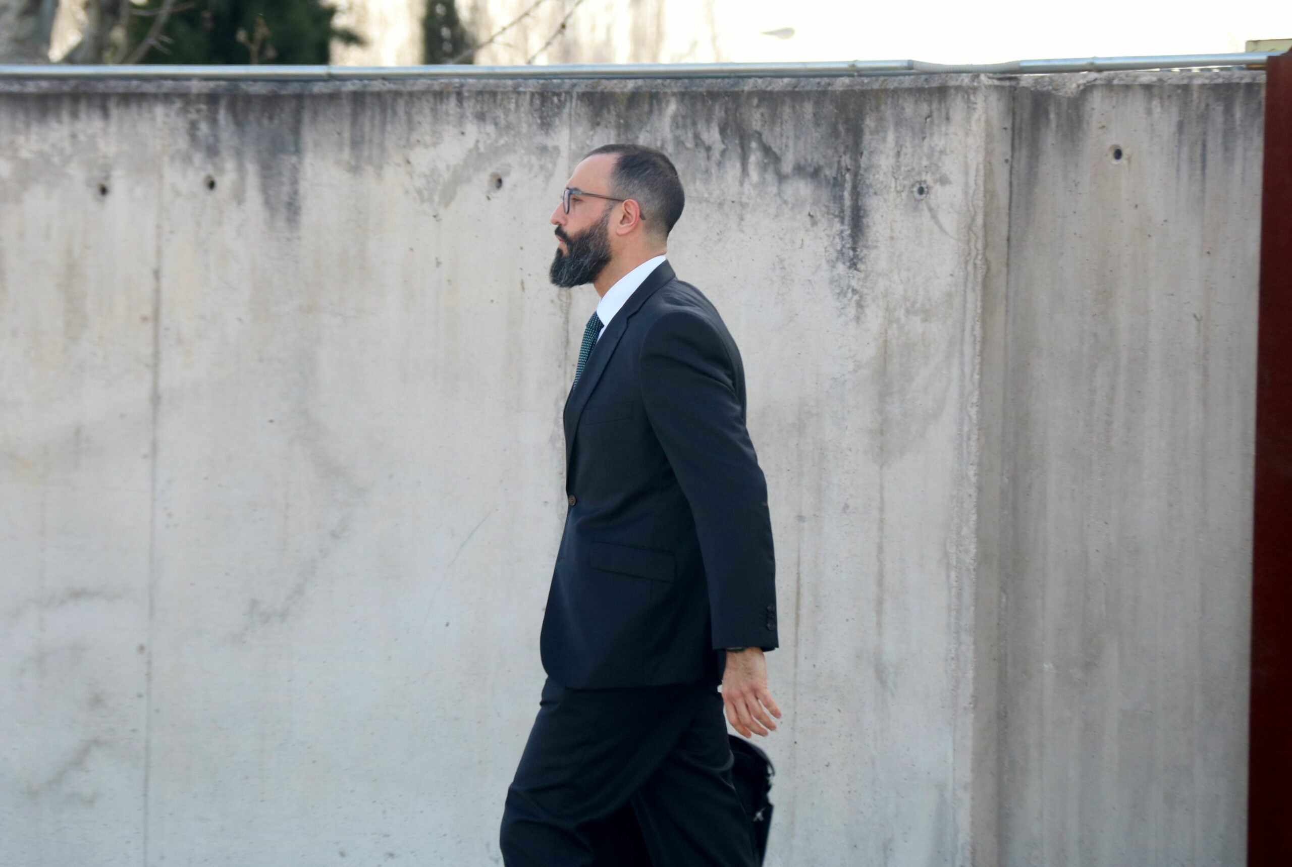 Daniel Baena sortint de l'Audiència Nacional