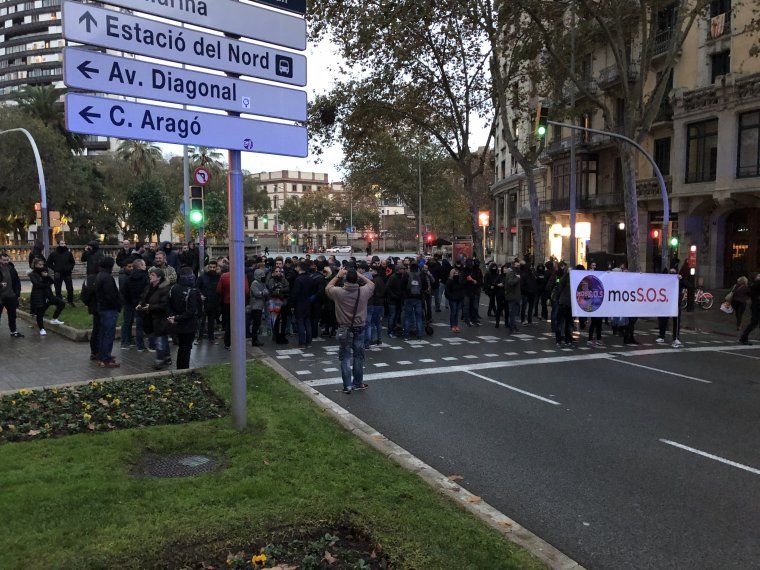 La Gran Via tallada pels Mossos aquesta tarda