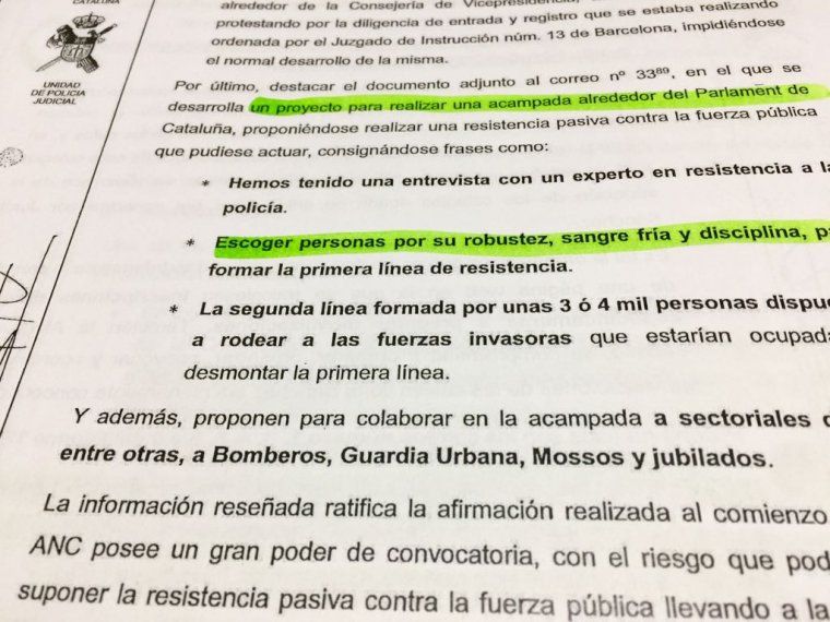 La part de l'atestat on acusa a l'ANC de triar gent robusta per a les manifestacions