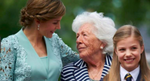 Letícia, amb l'àvia i la infanta Sofia
