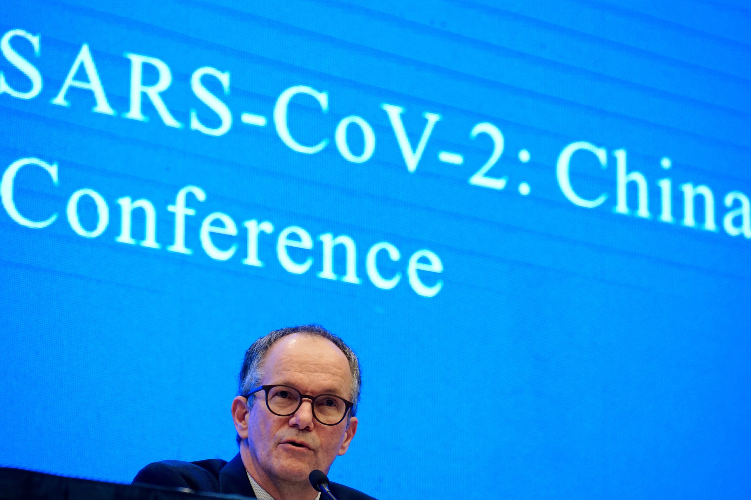 Peter Ben Embarek, membre de l'equip de l'Organització Mundial de la Salut (OMS) encarregat d'investigar els orígens de la malaltia del coronavirus (COVID-19), en una roda de premsa a Wuhan, província de Hubei | REUTERS / Aly Song