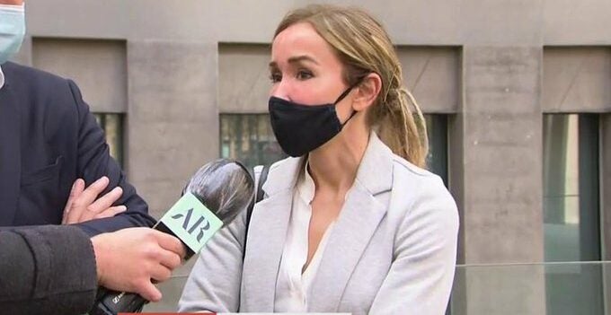 Ángela Dobrowolski parla amb la premsa - Telecinco