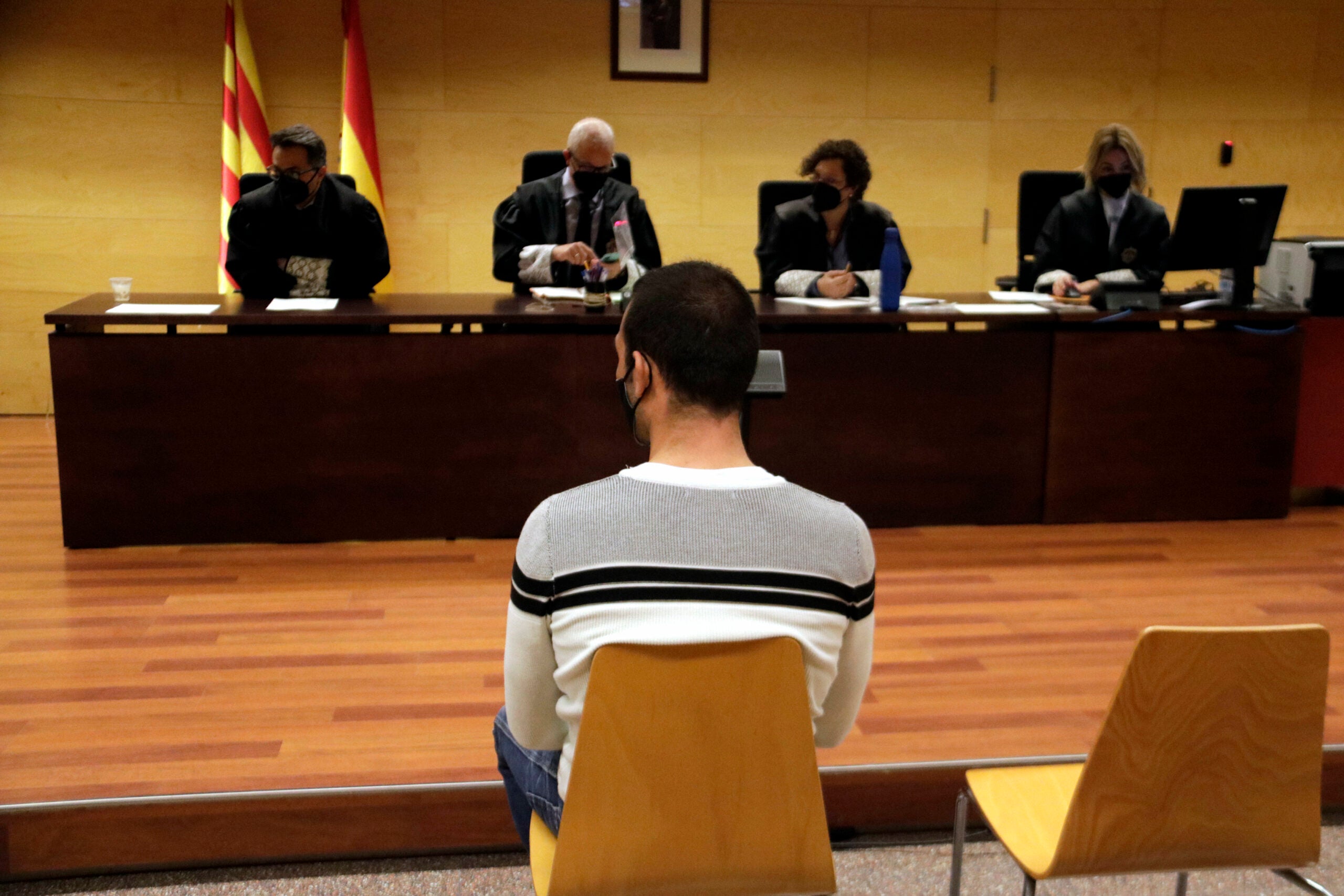 D'esquenes, l'acusat que va obligar una noia 'en estat de semiinconsciència' a fer-li una fel·lació | ACN