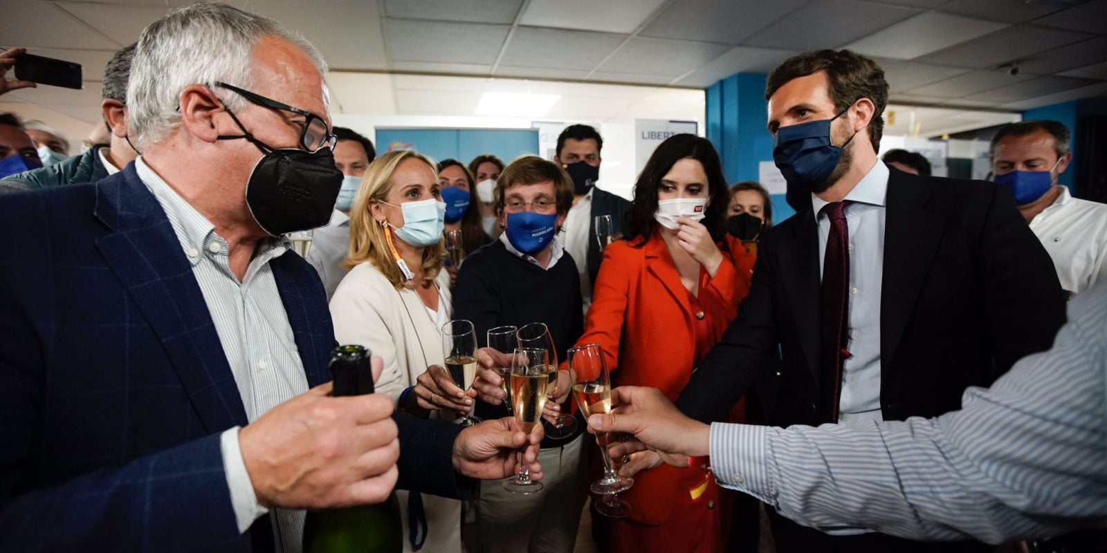 Bou celebra la victòria electoral a Madrid amb Ayuso i Casado / PP