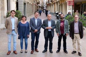 Els candidats a les eleccions municipals 2019 a Vilafranca dels partits amb representació: Miquel Tarrada (PP), Mònica Hill (ERC), Francisco Romero (PSC), Pere Regull (JxV), Noel Viñas (CUP), Ramon Arnabat (Vec) / ACN