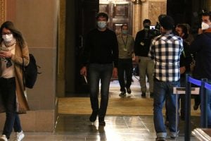 El diputat d'ERC i membre de l'equip negociador Sergi Sabrià, als passadissos del Parlament el 12 de maig de 2021 /ACN