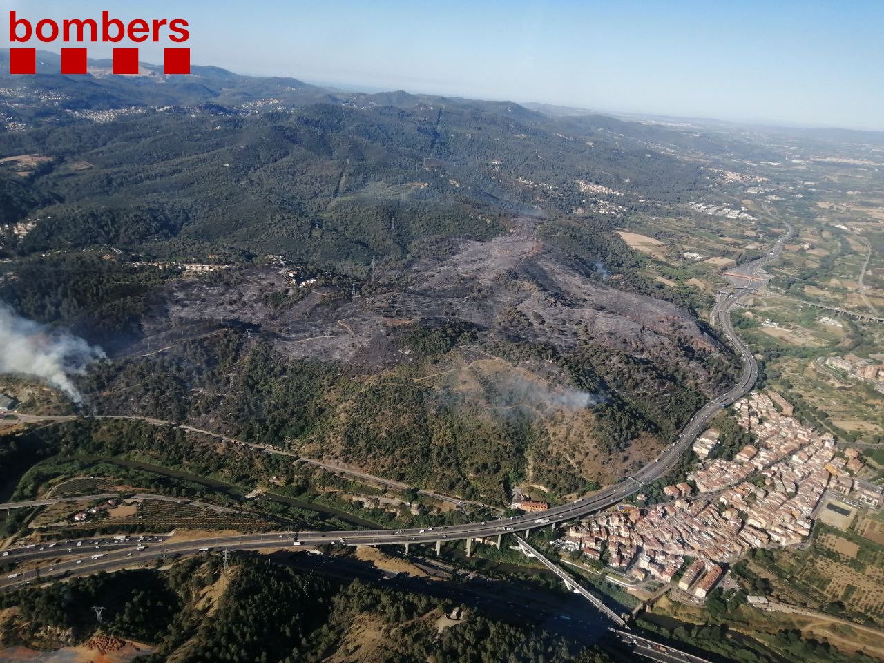 Imatge de l'incendi del Baix Llobregat / Bombers