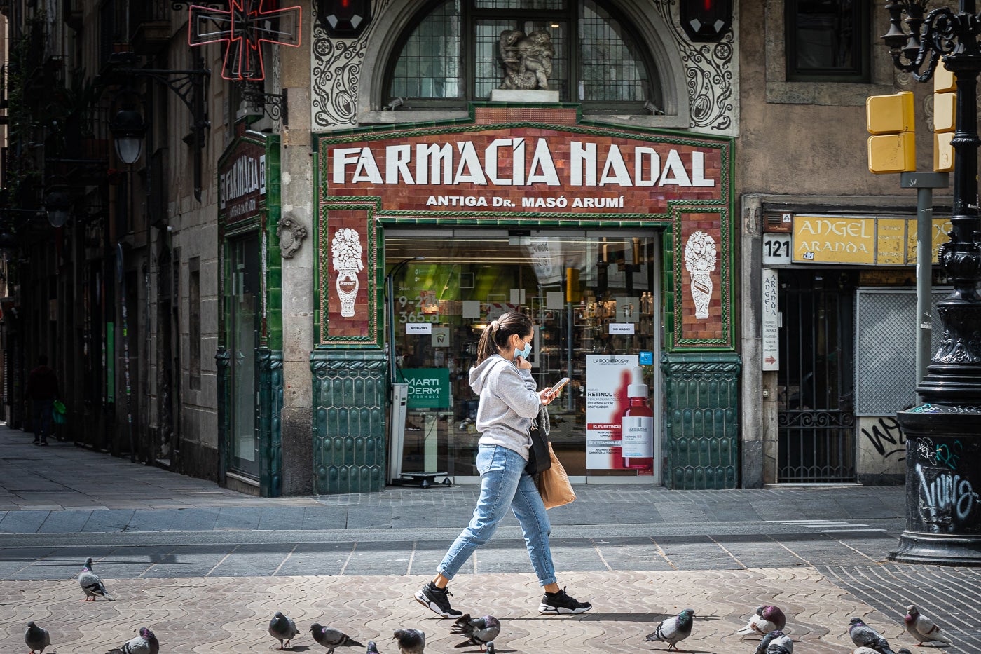Una farmàcia de Barcelona / Jordi Borràs