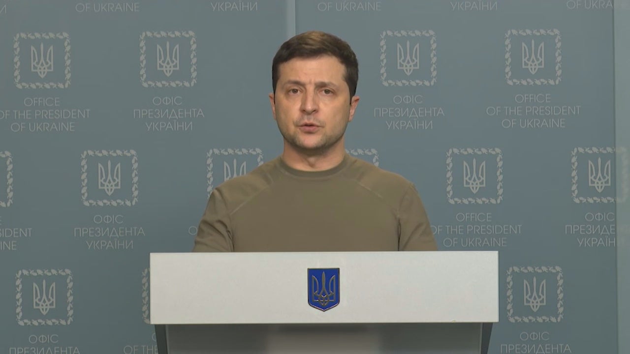 El president d'Ucraïna, Volodímir Zelenski, en una vídeo dirigint-se a la població