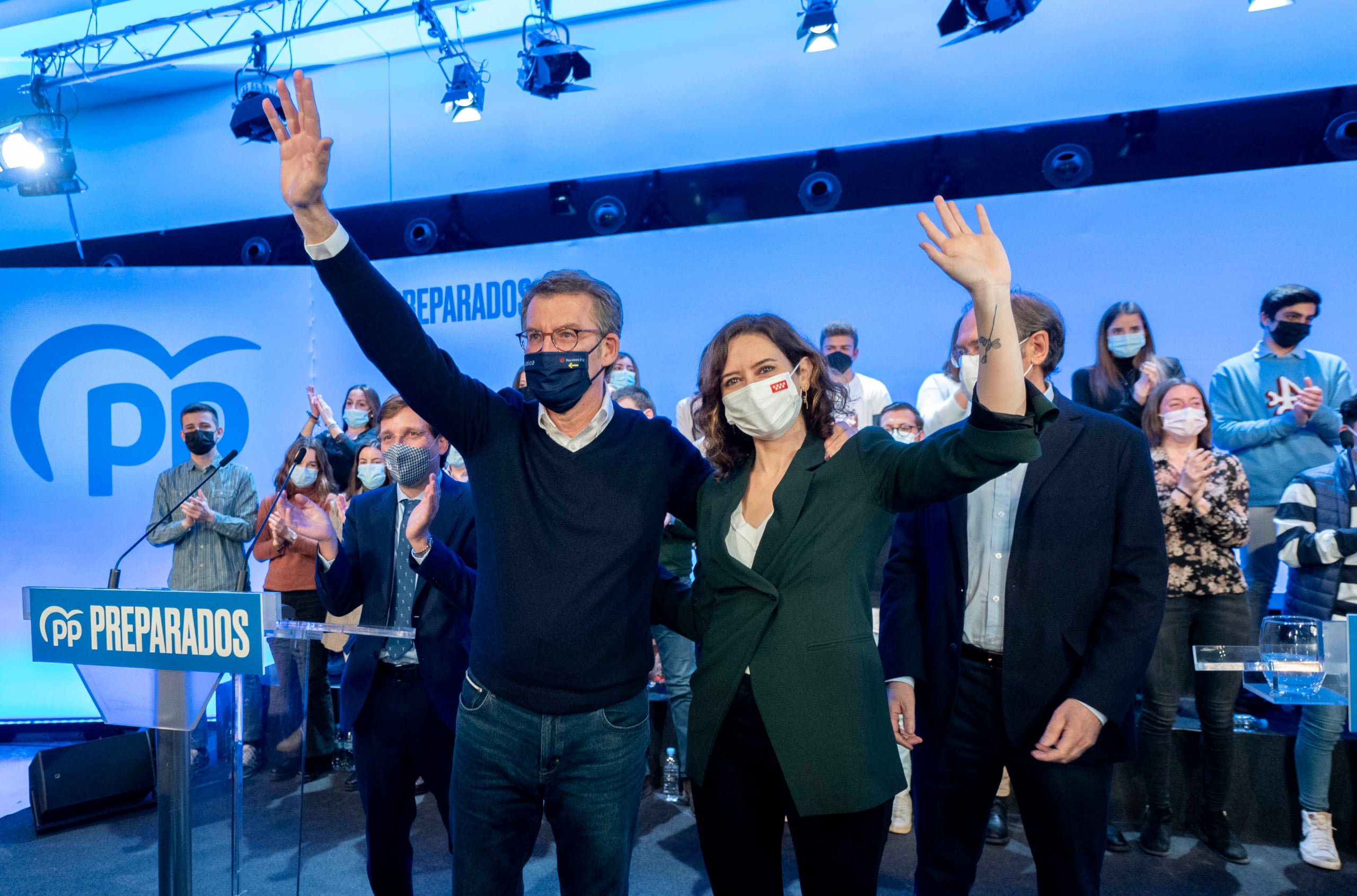 Alberto Núñez Feijóo, futur president del PP, en sintonia amb la presidenta de la Comunitat de Madrid, Isabel Díaz Ayuso / EP
