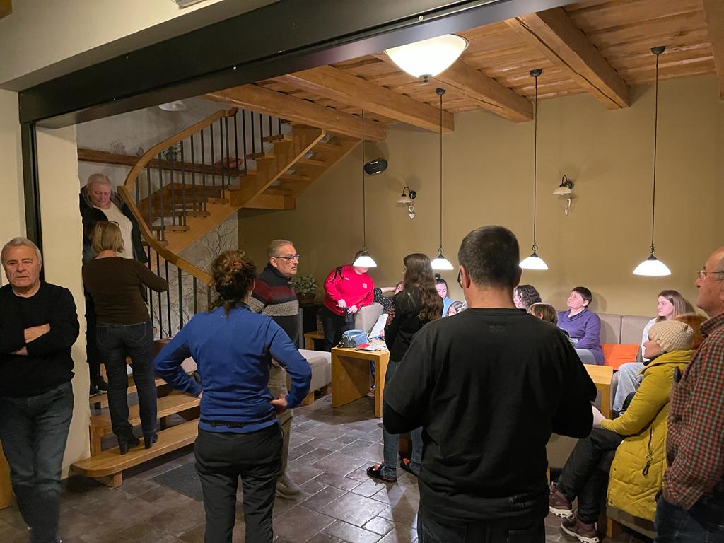 Refugiats ucraïnesos de l'operació Cigonya, a l'hostal on van passar la primera nit del viatge cap a Catalunya, a Txèquia / Q.S.