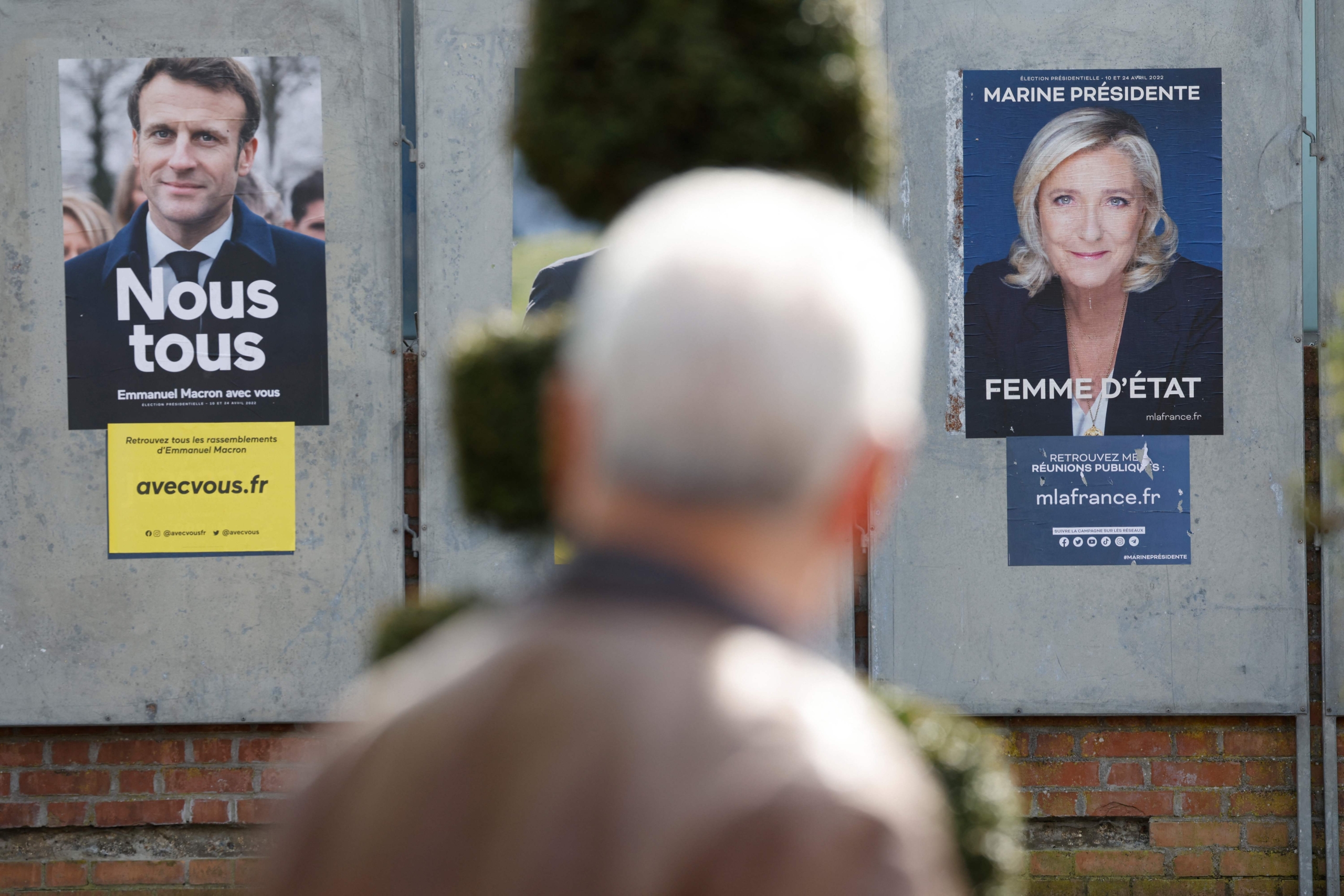Cartells electorals d'Emmanuel Macron i Marine Le Pen, per a la campanya de les eleccions presidencials de França / Ludovic Marin/AFP/dpa/Europa Press
