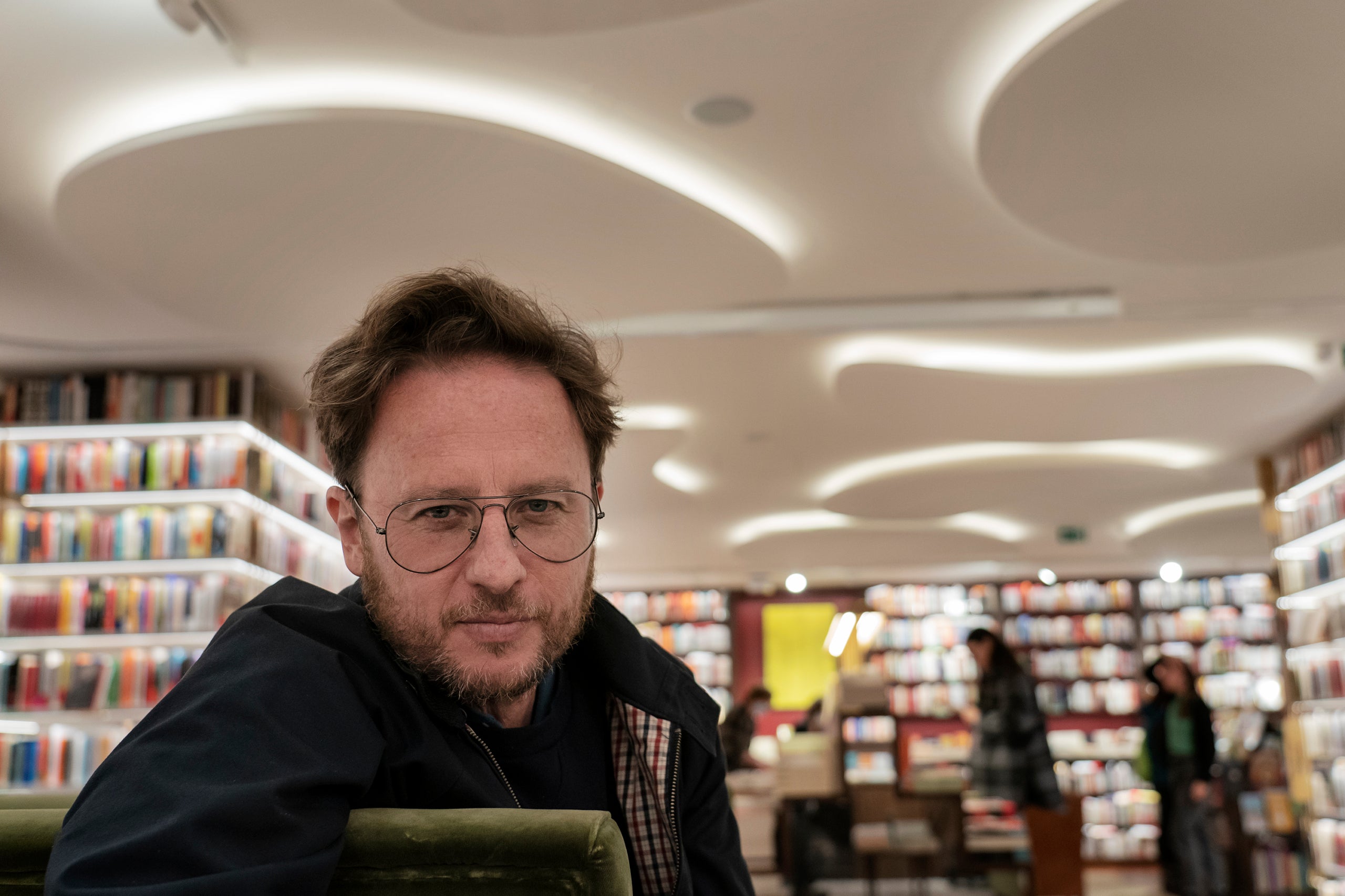 El cantant de Mishima, David Carabén, en una entrevista sobre el seu nou disc, 'L'aigua clara' / Mireia Comas