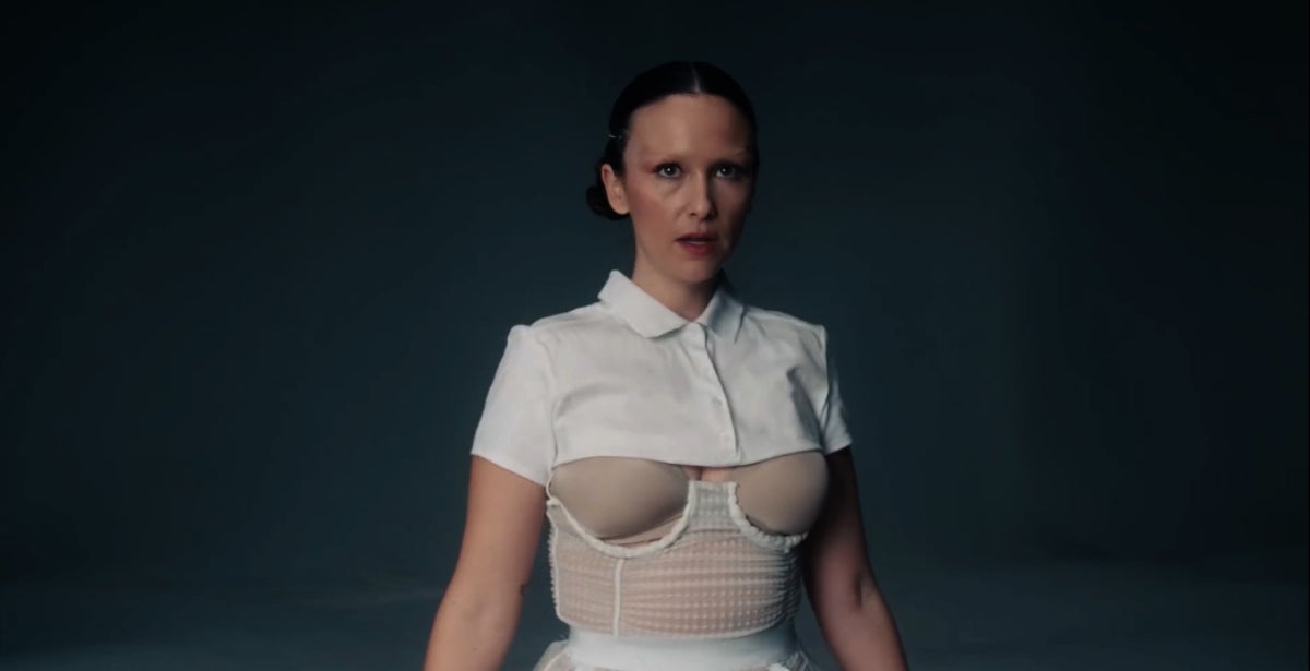 Acusen Rigoberta Bandini de censurar pits en el videoclip d'Ay, mamá - Youtube