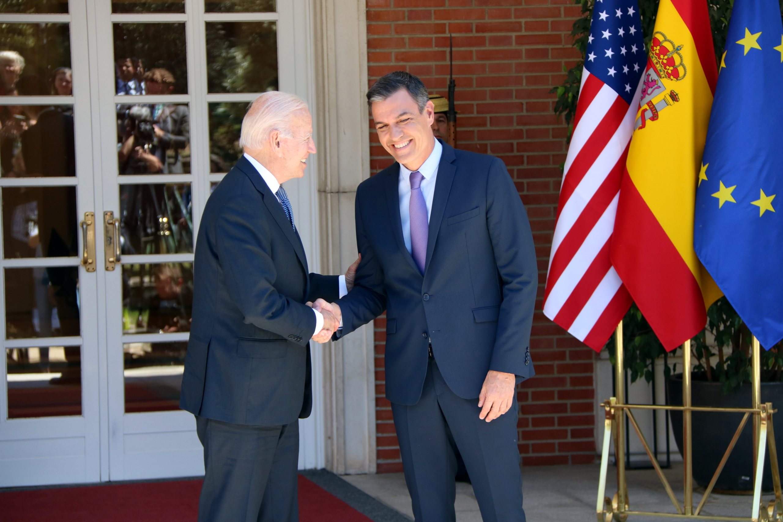 Joe Biden i Pedro Sánchez abans de la cimera de l'OTAN a Madrid / ACN