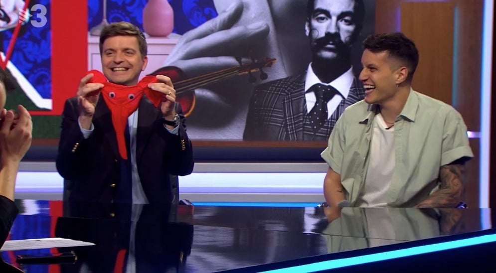 L'Edu fa un regal picant al Marc Giró - TV3