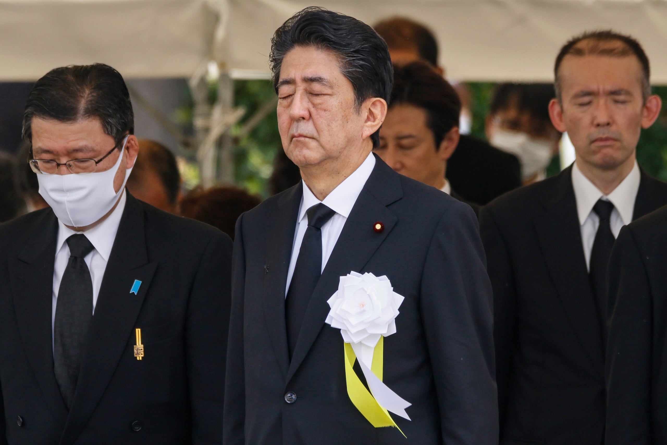L'exprimer ministre del Japó Abe en un acte per commemorar el 75e aniversari de les bombes nuclears de Nagasaky / Rodrigo Reyes Marin/ZUMA Wire/dpa Rodrigo Reyes Marin/ZUMA Wire/dp / DPA