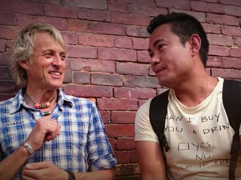Jesús Calleja, amb el fill adoptat del Nepal - Telecinco