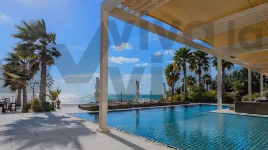 La piscina de la mansió de Joan Carles de Borbó - Telecinco