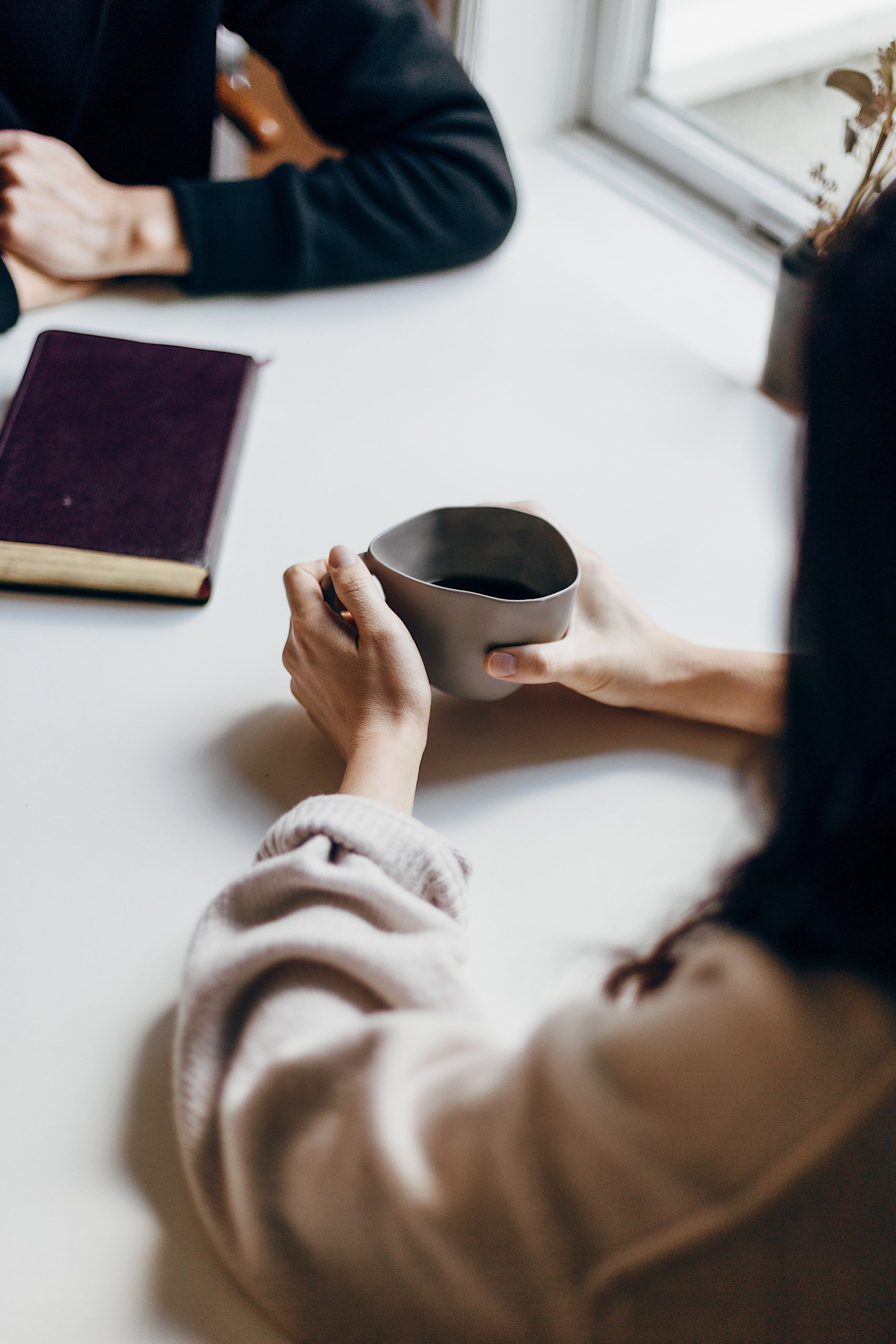 Els espais SIAD ofereixen assessorament però també suport emocional a les dones / Unsplash