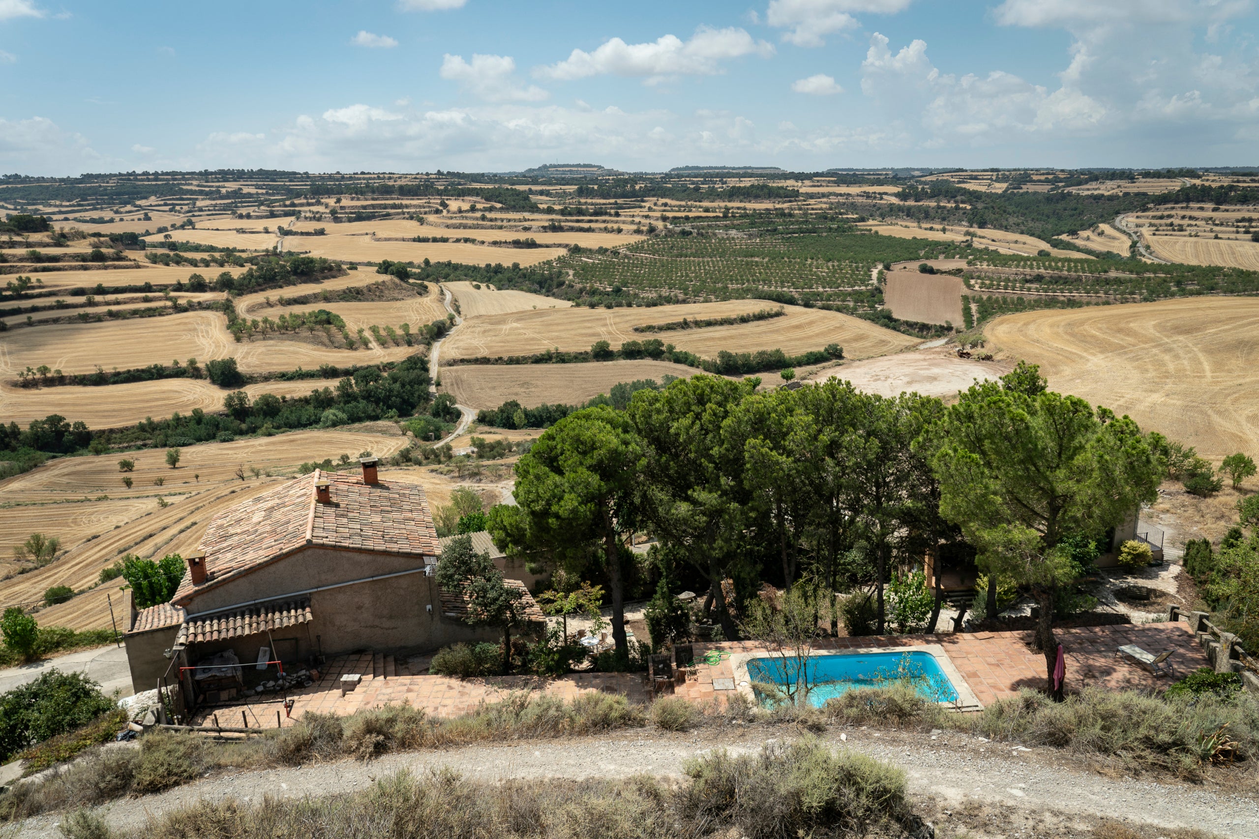 Un del camps on es col·locaran els molins eòlics de la Ribera d'Ondara / Mireia Comas