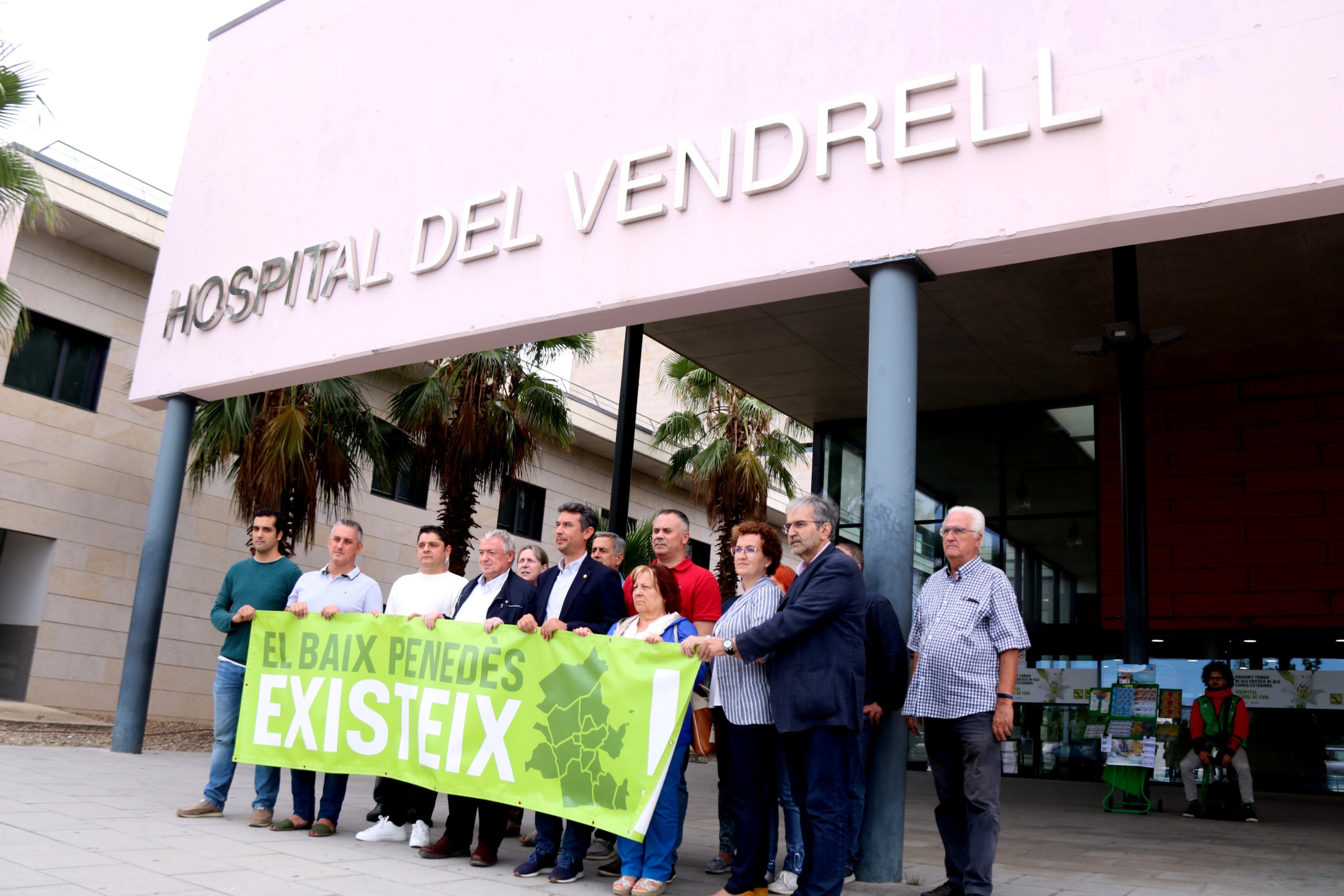 Els alcaldes del Baix Penedès en la protesta feta davant de l'Hospital Comarcal del Vendrell per reclamar l'ampliació del centre hospitalari Data de publicació: dimecres 28 de setembre del 2022, 14:05 Localització: El Vendrell Autor: Mar Rovira