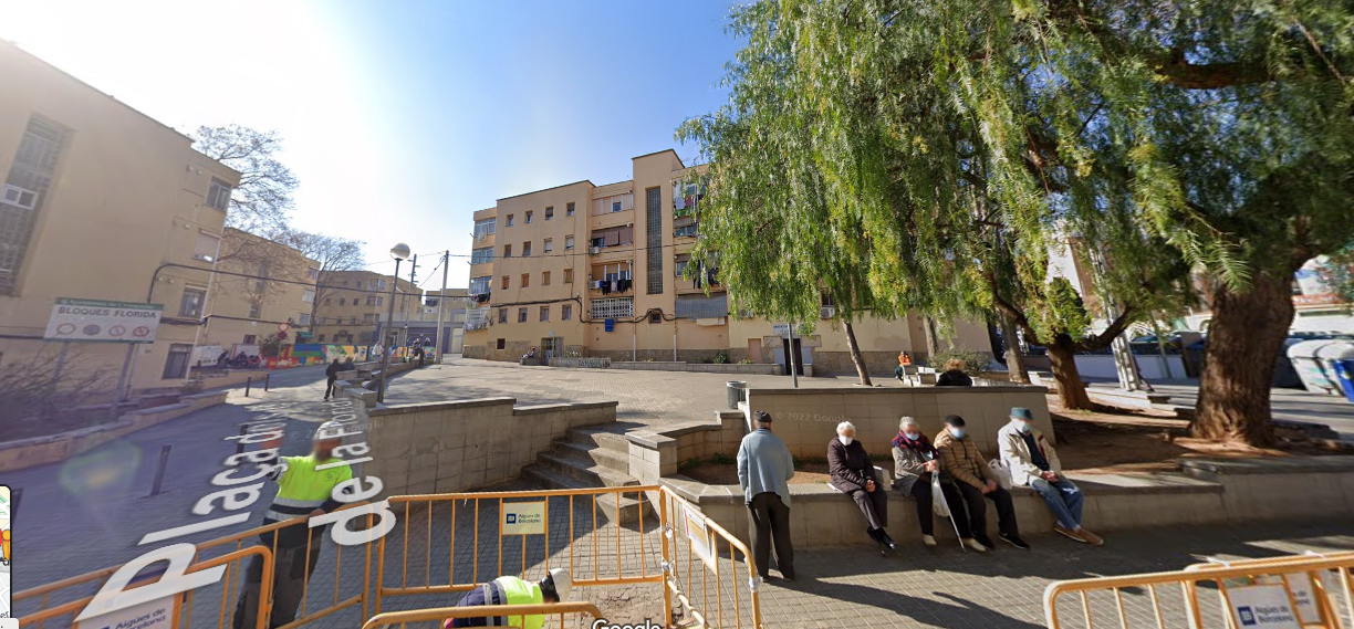 Plaça del Bloc de la Florida, a l'Hsopital de Llobregat | Google Street View