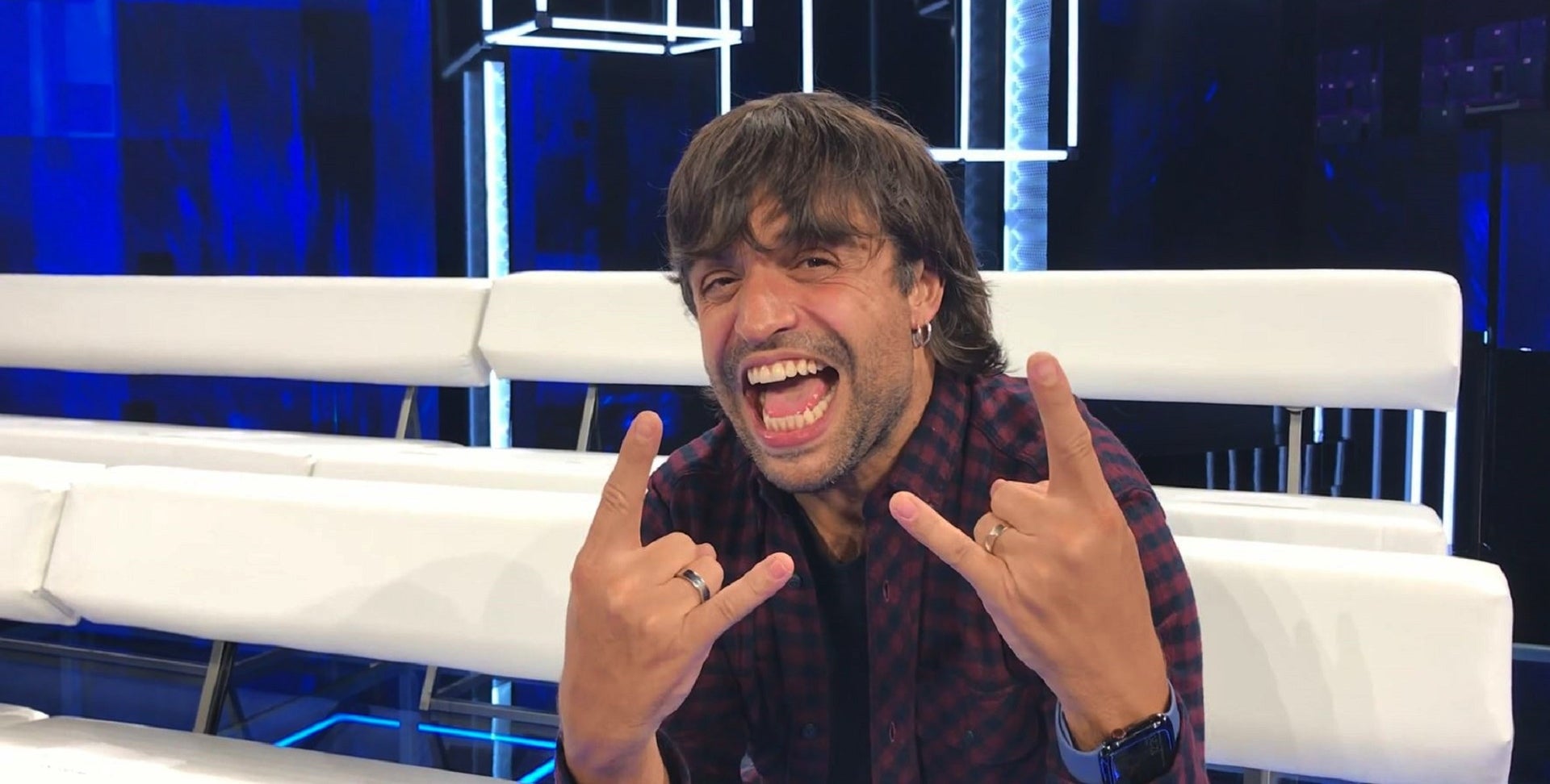 Manu Guix defensa poder cantar en català - TVE