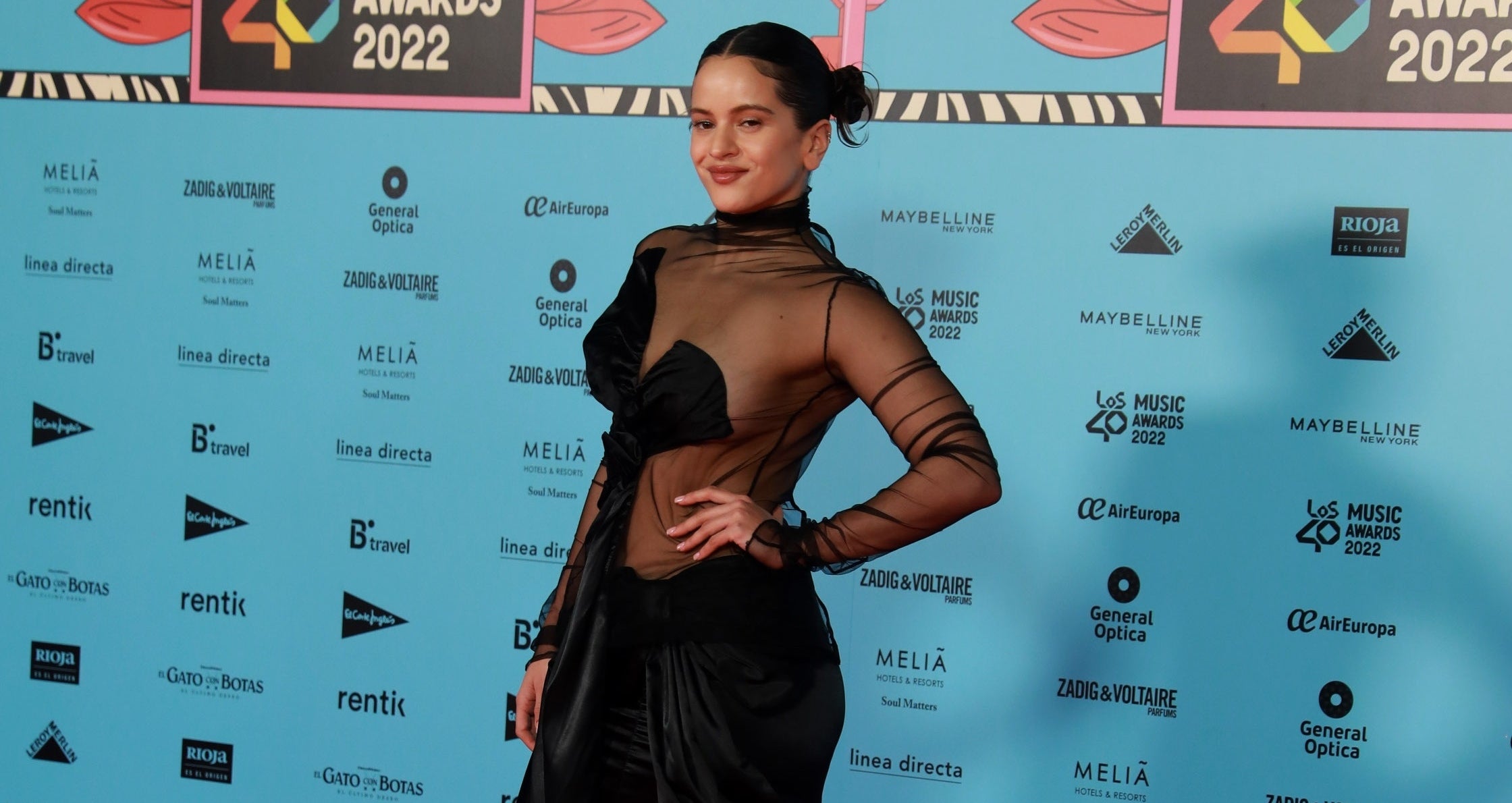 Rosalía, a la catifa vermella dels premis de Los 40 - Europa Press
