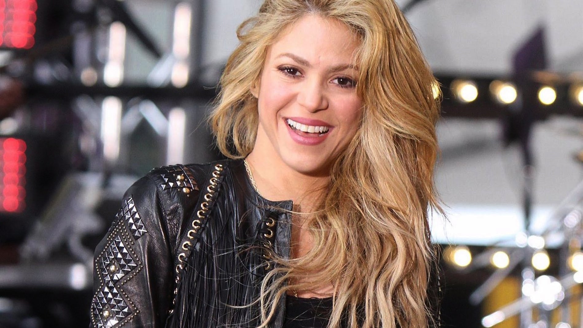 Shakira es refugia en la seva millor amiga durant la separació de Piqué - Europa Press
Inmersa en una dura negociación con Gerard Piqué por la custodia de sus hijos Milan y Sasha, Shakira da un paso al frente en su pugna con Hacienda, descarta alcanzar un acuerdo con la Fiscalía en su causa judicial por un presunto fraude de 14,5 millones de euros a Hacienda y, previsiblemente, irá a juicio.

EUROPA ESPAÑA SOCIEDAD
MEDIA PUNCH