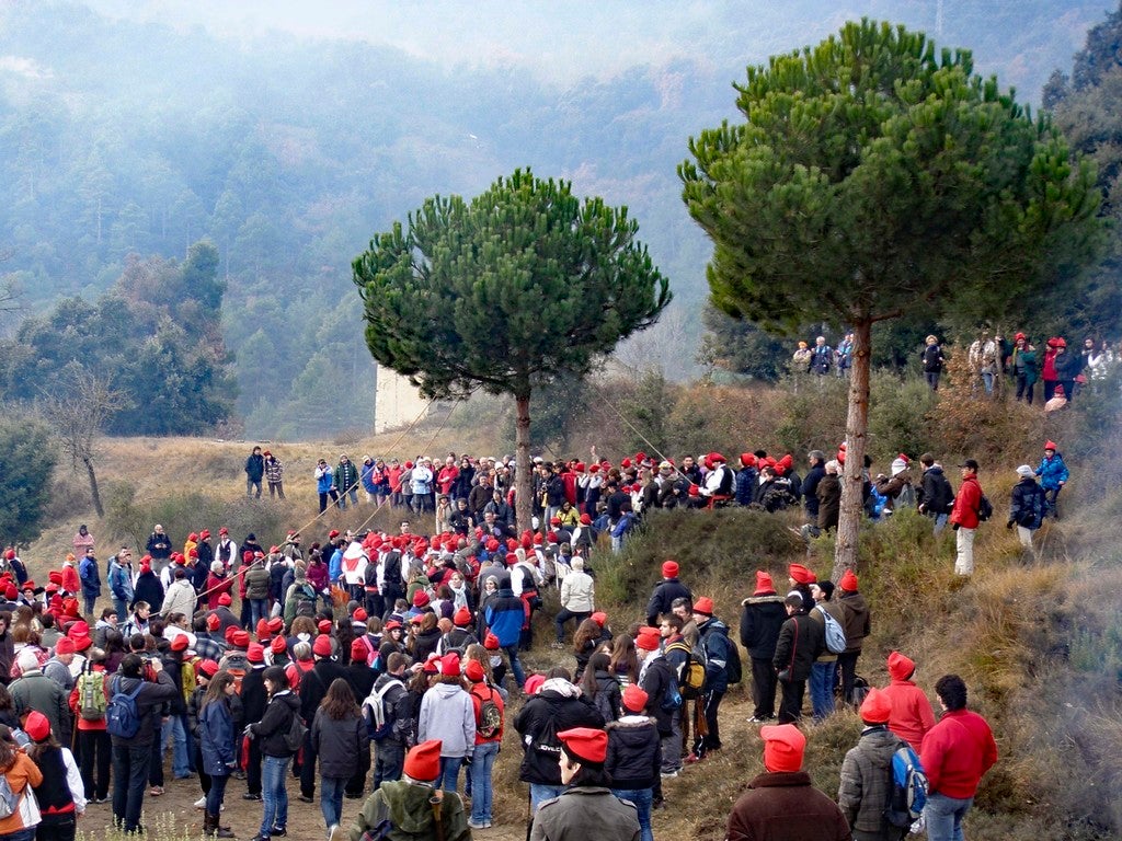 Cada 30 de desembre, se celebra la festa del Pi de Centelles, una tradició amb centenars d'anys d'història | Festa del Pi
