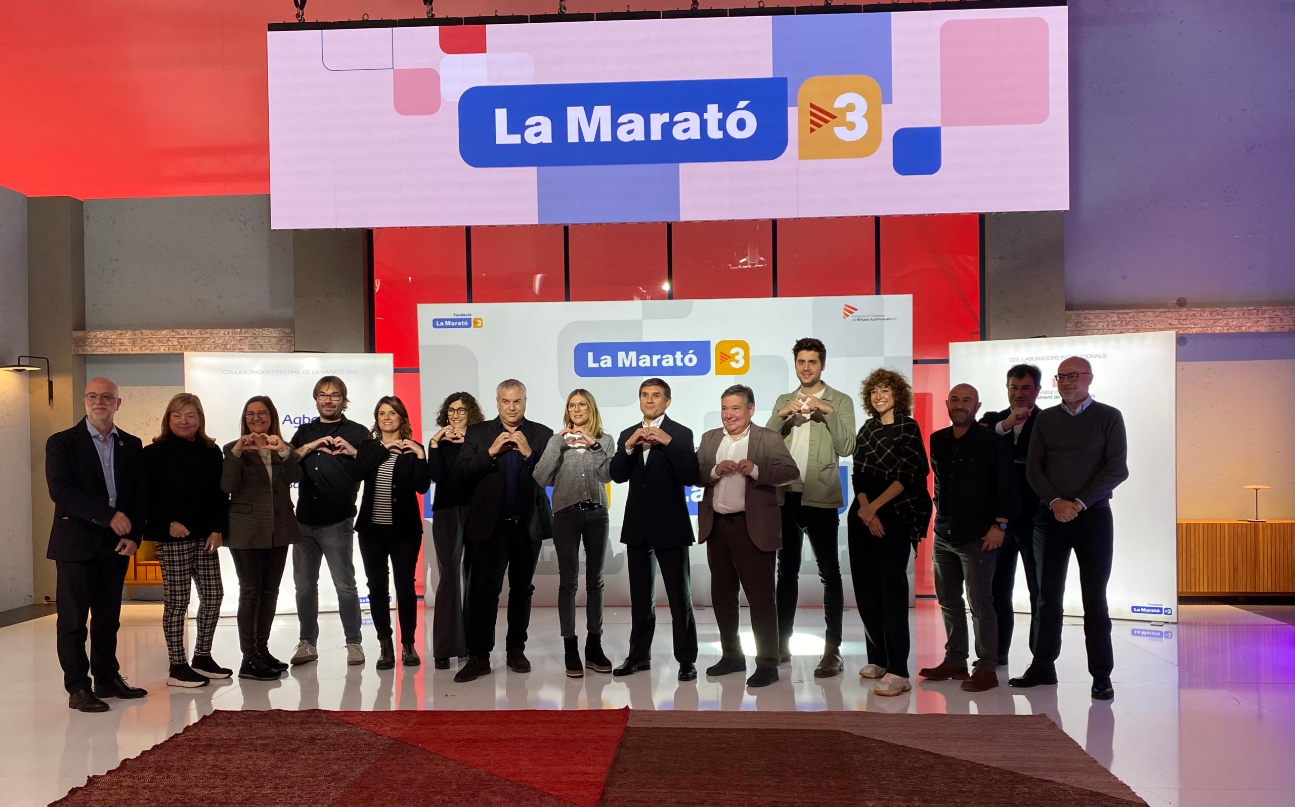 Els presentadors i directius presenten el programa de La Marató d’enguany | J. N.