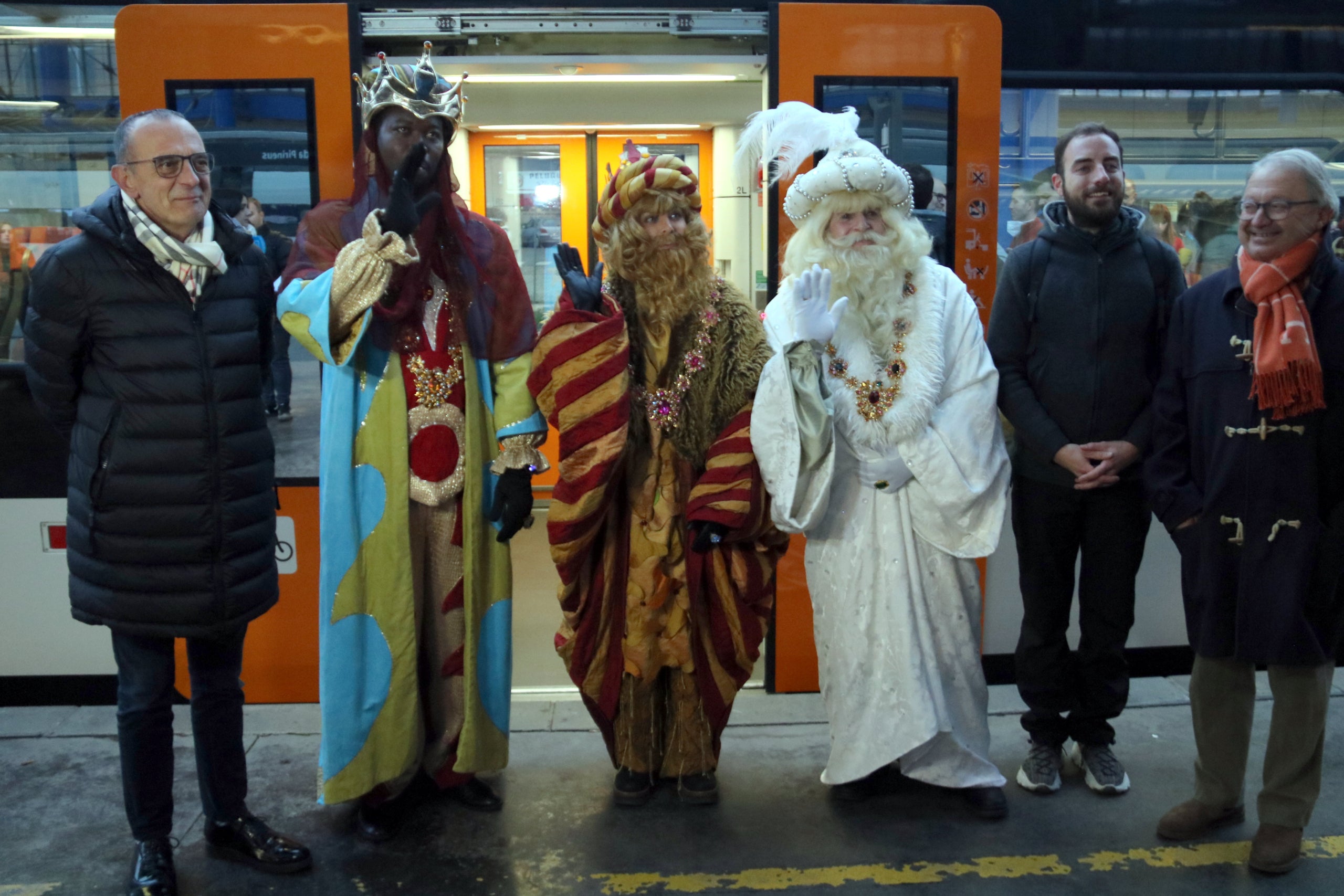 Melcior, Gaspar i Baltasar han arribat a Lleida amb el tren de la Pobla | ACN